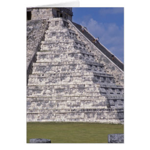Touristen steigen die Treppe von El Castillo, Stei