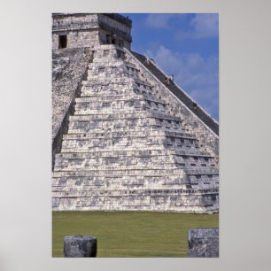 Touristen steigen Treppen von El Castillo, Stein Poster
