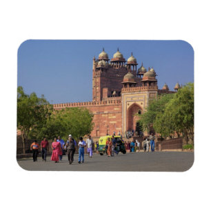 Touristen vor Fatehpur Sikri, in der Magnet