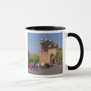 Touristen vor Fatehpur Sikri, in der Tasse