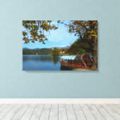 Touristenboote im Bled-See im Herbst Leinwanddruck (Insitu (Holzboden))