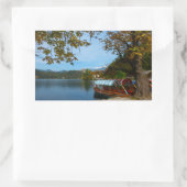 Touristenboote im Bled-See im Herbst Rechteckiger Aufkleber (Tasche)