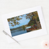 Touristenboote im Bled-See im Herbst Rechteckiger Aufkleber (Umschlag)