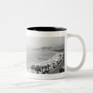 Touristische komplexe Ansicht an der Küste B&W Zweifarbige Tasse