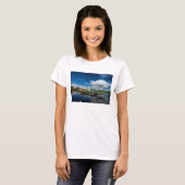 Touristisches Boots-Reflexion T-Shirt (Vorne ganz)