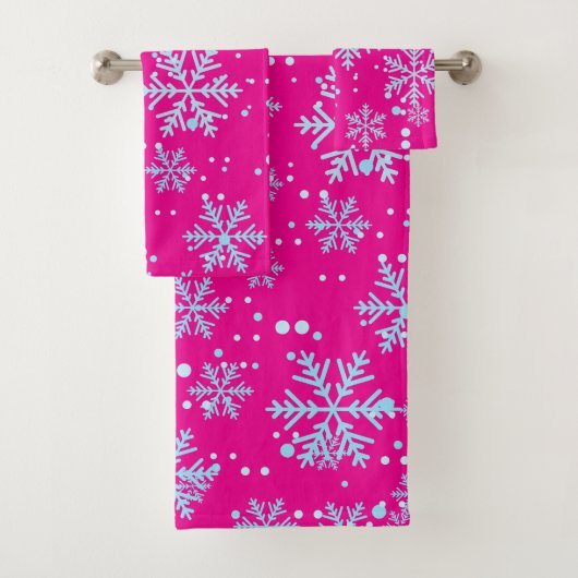 Towel Set, Bright Fuchsia Snowflakes Badhandtuch Set (Insitu)