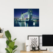 Tower Bridge in Dusk Poster (Heimbüro)