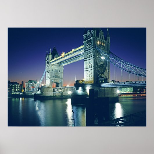 Tower Bridge in Dusk Poster (Vorne)
