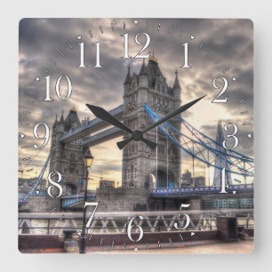 Tower Bridge & The Shard, London, England Quadratische Wanduhr