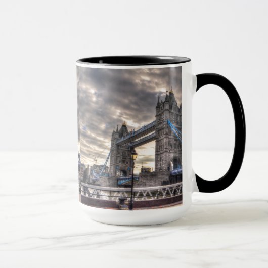 Tower Bridge & The Shard, London, England Tasse (Rechts)