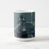 Tower Bridge und London Fog Verwandlungstasse (Zentrum)