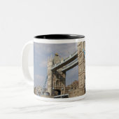 Tower Bridge und River Thames, London, Zweifarbige Tasse (Vorderseite Links)