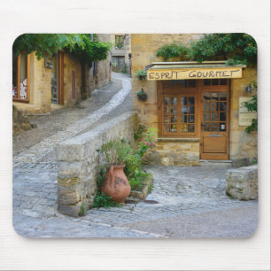 Townscape in Dordogne, Frankreich mousepad