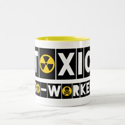 Toxische Co-Worker B/Y-Tasse Zweifarbige Tasse (Mittel)