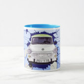 Trabant-Auto, hellblau, Berliner Mauer Tasse (Zentrum)