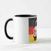 Trabant-Auto und deutsche Flagge, Berliner Mauer Tasse (Links)