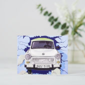 Trabant Car , Blauer Blau, Berliner Mauer Postkarte (Stehend Vorderseite)