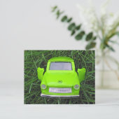 Trabi auf Grass Postkarte (Stehend Vorderseite)