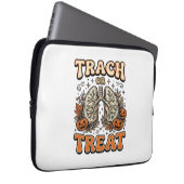 Tracheostomie Halloween-Nurse-Süßes-oder-Saures-De Laptopschutzhülle (Vorne Rechts)
