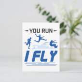 Track und Field Long Jump, den du in Fliege läufst Postkarte (Stehend Vorderseite)