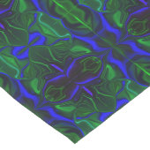 Traços azuis 'flutuando' sobre fundo verde. mittelgroßer tischläufer (Ecke)