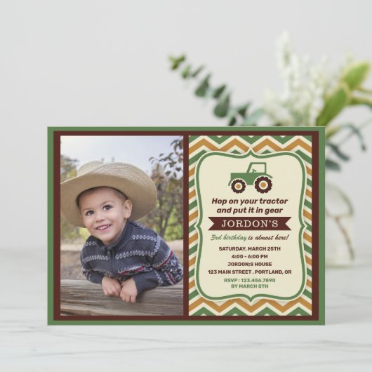 Tractor Farmhouse Boy Birthday Party Einladung (Stehend Vorderseite)