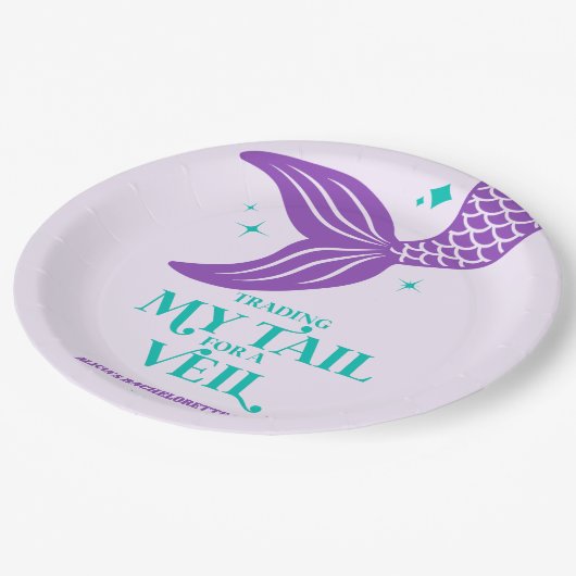 Trading Tail For Veil Mermaid Bachelorette Party Pappteller (Schrägansicht)