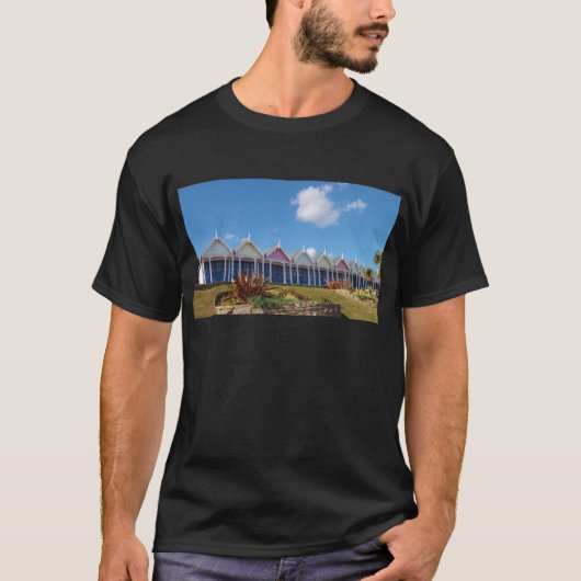 Traditional British Beachhuts T-Shirt (Vorderseite)