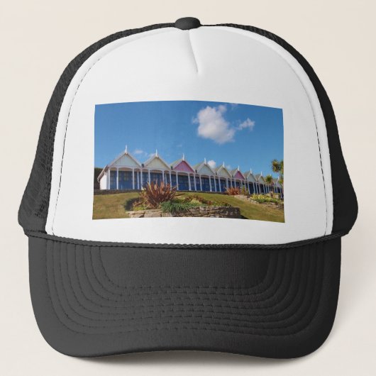 Traditional British Beachhuts Truckerkappe (Vorderseite)