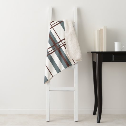 Traditional Plaid Smoke Grey, Deep Burgandy, White Sherpadecke (Beispiel)