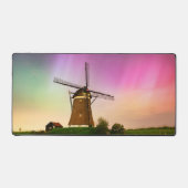 Traditional windmill under the Northern Lights Schreibtischunterlage (Vorderseite)