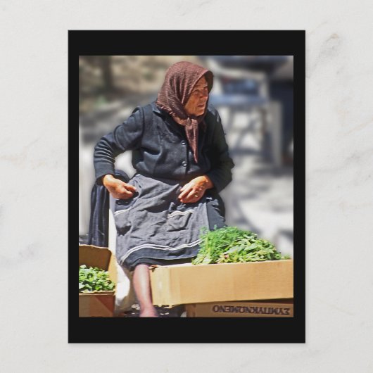 Traditionell gekleidete griechische Alte Frau (2) Postkarte (Vorderseite)