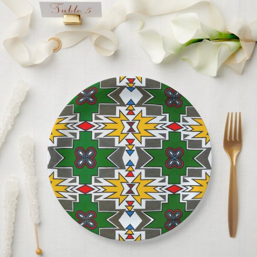 Traditionelle afrikanische Kunst und afrikanische Pappteller (Hochzeit)