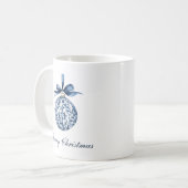 Traditionelle blaue Ornamente Weihnachten Kaffeetasse (Vorderseite Links)