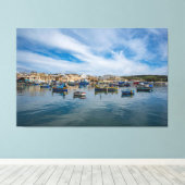 Traditionelle bunte Fischerboote im Hafen Leinwanddruck (Insitu (Holzboden))