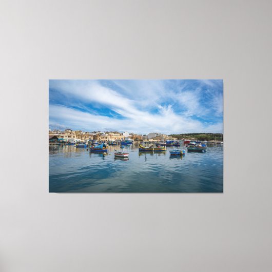 Traditionelle bunte Fischerboote im Hafen Leinwanddruck (Vorderseite)