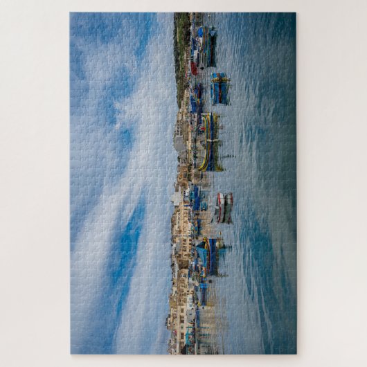 Traditionelle bunte Fischerboote im Hafen Puzzle (Vertikal)