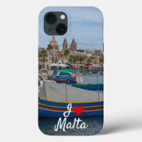 Traditionelle bunte Fischerboote in Malta