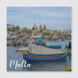 Traditionelle bunte Fischerboote in Malta Magnetkarte