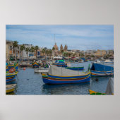 Traditionelle bunte Fischerboote in Malta Poster (Vorne)