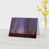 Traditionelle Farolitos beleuchten Lehmstrukturen Karte (Gelbe Blume)