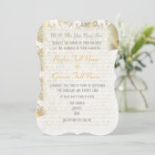 Traditionelle formale Hochzeit mit weißem und gold Einladung (Stehend Vorderseite)