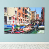 Traditionelle Gondel in Venedig Leinwanddruck (Insitu (Holzboden))