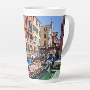 Traditionelle Gondel in Venedig Milchtasse