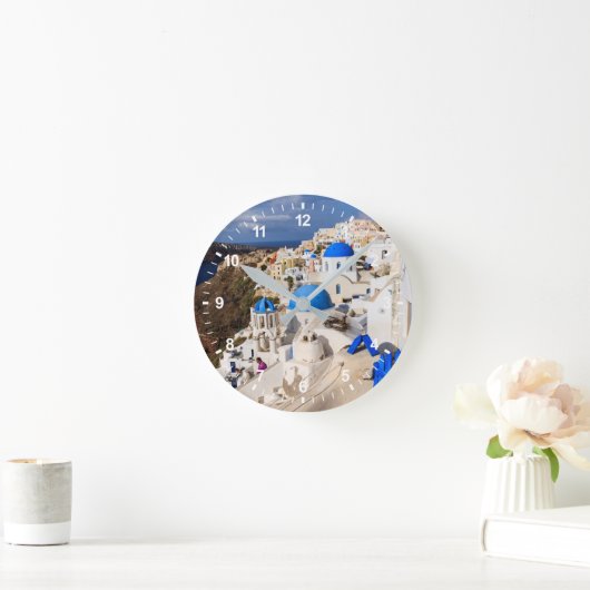 Traditionelle griechische Häuser Runde Wanduhr (Zuhause)