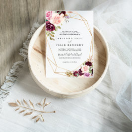 Traditionelle Hochzeit mit rustikaler goldener Geo Einladung