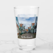 Traditionelle Holzhäuser in Marken Glas (Rückseite)