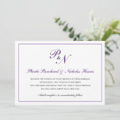 Traditionelle Königliche Lila Monogram-Feierliche Einladung (Stehend Vorderseite)