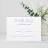 Traditionelle Lilac Elegant Wedding RSVP Karte (Stehend Vorderseite)