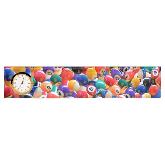 Traditionelle Nachtballfarben, Namensschild-Uhr Namensplakette (Vorderseite)